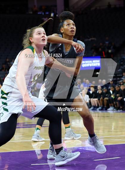 Thumbnail 3 in Pinewood vs. Sierra Canyon (CIF State Open Division Final) photogallery.