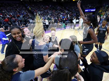 Thumbnail 1 in Pinewood vs. Sierra Canyon (CIF State Open Division Final) photogallery.