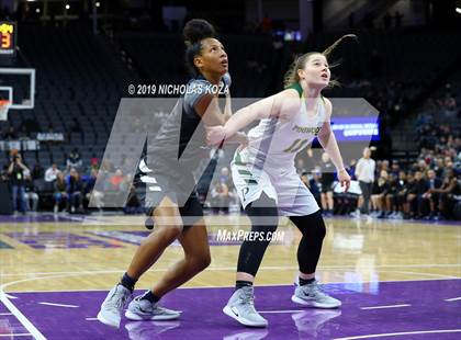 Thumbnail 3 in Pinewood vs. Sierra Canyon (CIF State Open Division Final) photogallery.