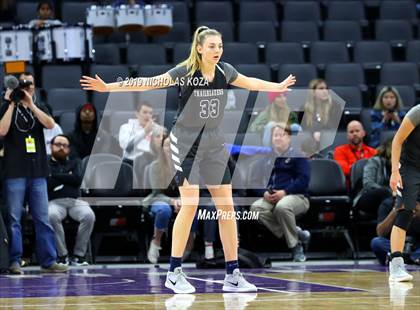 Thumbnail 3 in Pinewood vs. Sierra Canyon (CIF State Open Division Final) photogallery.