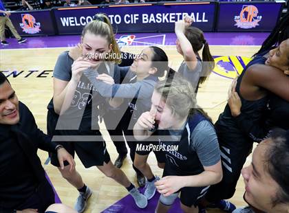 Thumbnail 3 in Pinewood vs. Sierra Canyon (CIF State Open Division Final) photogallery.