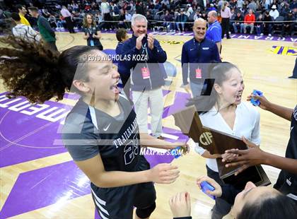 Thumbnail 3 in Pinewood vs. Sierra Canyon (CIF State Open Division Final) photogallery.