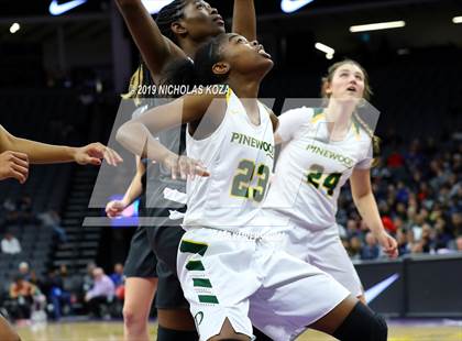 Thumbnail 3 in Pinewood vs. Sierra Canyon (CIF State Open Division Final) photogallery.