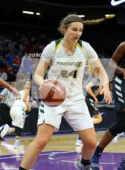 Thumbnail 2 in Pinewood vs. Sierra Canyon (CIF State Open Division Final) photogallery.