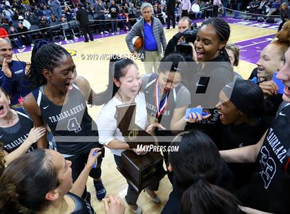 Thumbnail 3 in Pinewood vs. Sierra Canyon (CIF State Open Division Final) photogallery.