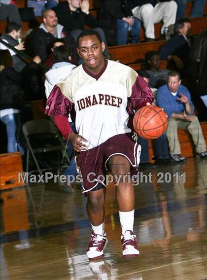 Thumbnail 3 in Iona Prep @ New Rochelle (Queen City Classic) photogallery.