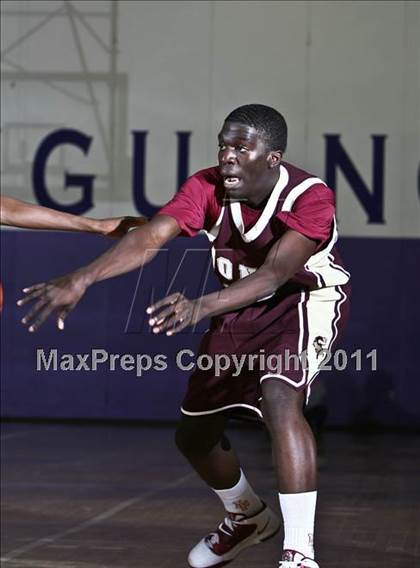 Thumbnail 2 in Iona Prep @ New Rochelle (Queen City Classic) photogallery.