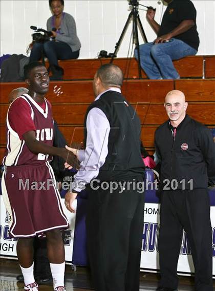Thumbnail 2 in Iona Prep @ New Rochelle (Queen City Classic) photogallery.