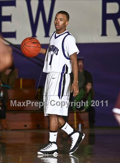 Thumbnail 3 in Iona Prep @ New Rochelle (Queen City Classic) photogallery.