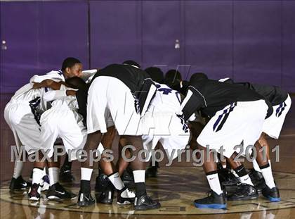 Thumbnail 2 in Iona Prep @ New Rochelle (Queen City Classic) photogallery.
