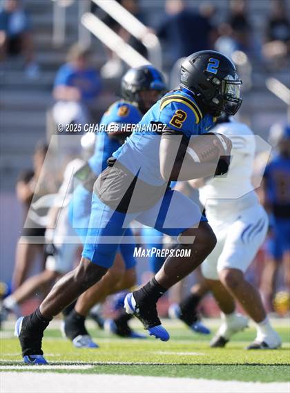 Thumbnail 3 in LBJ Austin vs Bay City (UIL 4A D1 Football Area) photogallery.