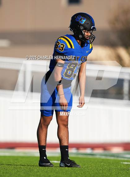 Thumbnail 3 in LBJ Austin vs Bay City (UIL 4A D1 Football Area) photogallery.