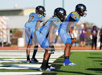 Thumbnail 2 in LBJ Austin vs Bay City (UIL 4A D1 Football Area) photogallery.