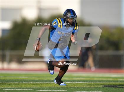 Thumbnail 2 in LBJ Austin vs Bay City (UIL 4A D1 Football Area) photogallery.