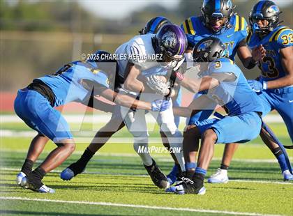 Thumbnail 3 in LBJ Austin vs Bay City (UIL 4A D1 Football Area) photogallery.