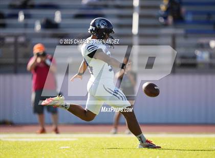 Thumbnail 1 in LBJ Austin vs Bay City (UIL 4A D1 Football Area) photogallery.