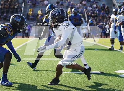 Thumbnail 3 in LBJ Austin vs Bay City (UIL 4A D1 Football Area) photogallery.