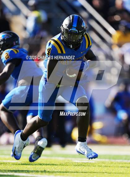 Thumbnail 1 in LBJ Austin vs Bay City (UIL 4A D1 Football Area) photogallery.