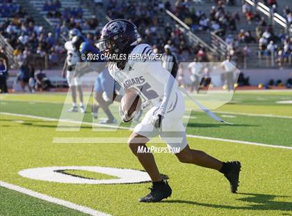 Thumbnail 2 in LBJ Austin vs Bay City (UIL 4A D1 Football Area) photogallery.