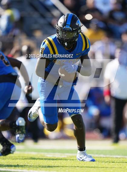 Thumbnail 2 in LBJ Austin vs Bay City (UIL 4A D1 Football Area) photogallery.