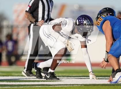 Thumbnail 2 in LBJ Austin vs Bay City (UIL 4A D1 Football Area) photogallery.