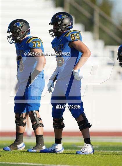 Thumbnail 2 in LBJ Austin vs Bay City (UIL 4A D1 Football Area) photogallery.