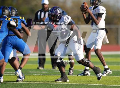 Thumbnail 2 in LBJ Austin vs Bay City (UIL 4A D1 Football Area) photogallery.