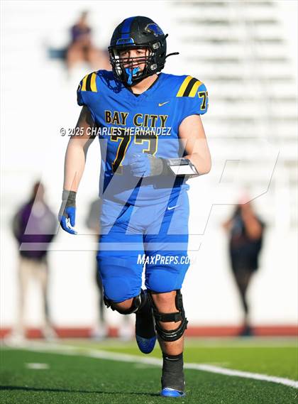 Thumbnail 3 in LBJ Austin vs Bay City (UIL 4A D1 Football Area) photogallery.