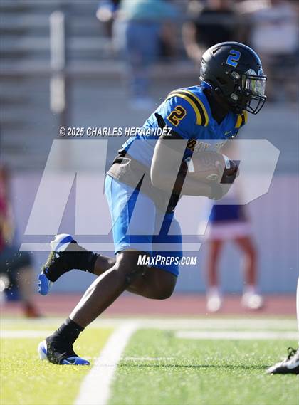 Thumbnail 2 in LBJ Austin vs Bay City (UIL 4A D1 Football Area) photogallery.