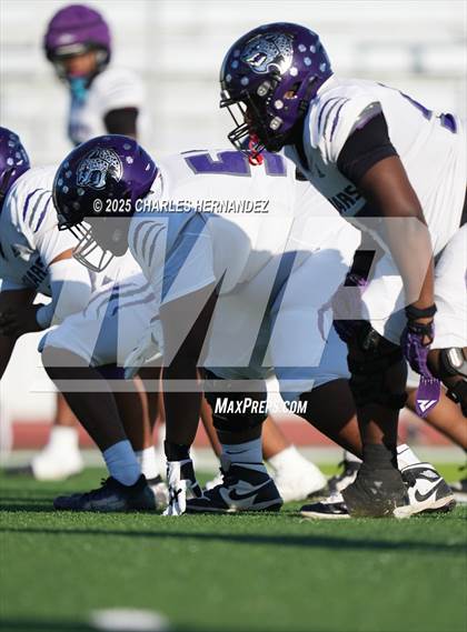 Thumbnail 1 in LBJ Austin vs Bay City (UIL 4A D1 Football Area) photogallery.