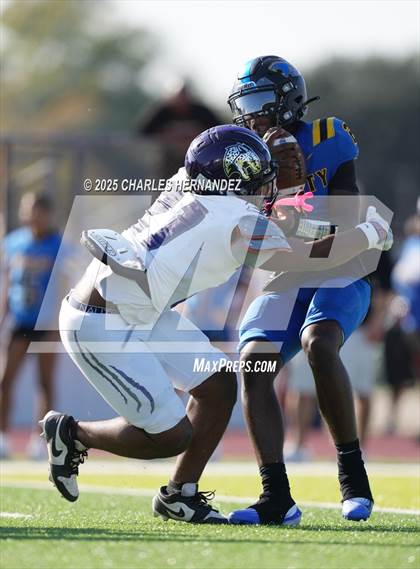 Thumbnail 1 in LBJ Austin vs Bay City (UIL 4A D1 Football Area) photogallery.