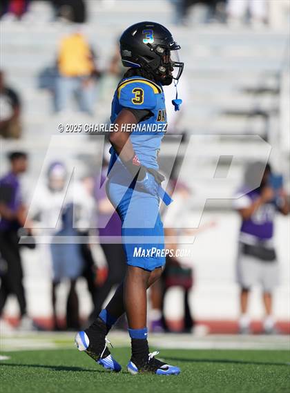 Thumbnail 3 in LBJ Austin vs Bay City (UIL 4A D1 Football Area) photogallery.