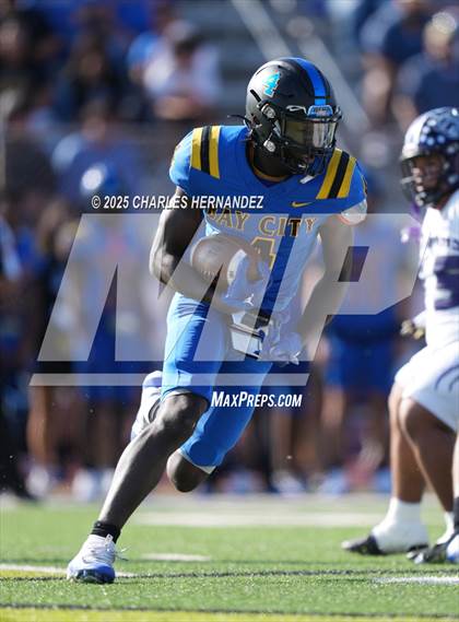 Thumbnail 2 in LBJ Austin vs Bay City (UIL 4A D1 Football Area) photogallery.