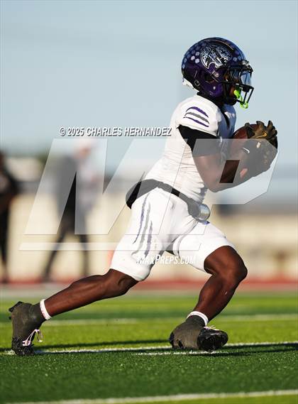 Thumbnail 1 in LBJ Austin vs Bay City (UIL 4A D1 Football Area) photogallery.