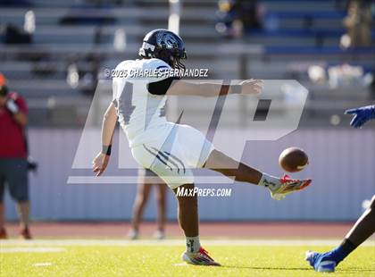 Thumbnail 3 in LBJ Austin vs Bay City (UIL 4A D1 Football Area) photogallery.