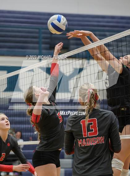 Thumbnail 3 in Madison vs Eagle (IHSAA 5A Final  Match 2)  photogallery.