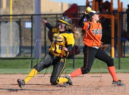 Thumbnail 2 in Erie vs Pueblo East (CHSAA 4A Semifinal Playoff) photogallery.