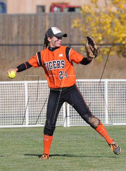 Thumbnail 1 in Erie vs Pueblo East (CHSAA 4A Semifinal Playoff) photogallery.