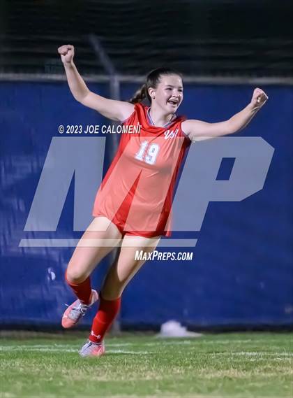 Thumbnail 2 in Brandeis vs Lee photogallery.