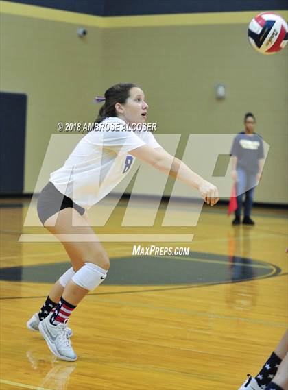 Thumbnail 3 in Oak Ridge vs. Mayde Creek (CFISD/Katy Classic) photogallery.