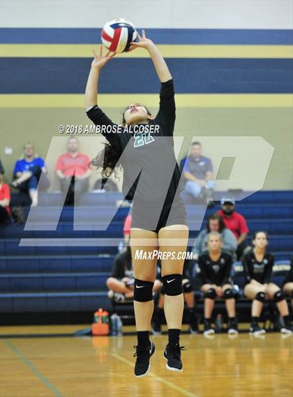 Thumbnail 3 in Oak Ridge vs. Mayde Creek (CFISD/Katy Classic) photogallery.