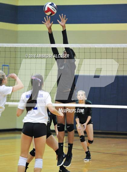 Thumbnail 3 in Oak Ridge vs. Mayde Creek (CFISD/Katy Classic) photogallery.