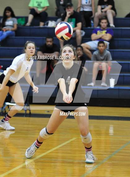 Thumbnail 3 in Oak Ridge vs. Mayde Creek (CFISD/Katy Classic) photogallery.