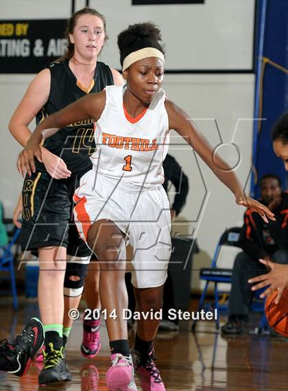 Thumbnail 1 in Rio Americano vs. Foothill (Dorothy Speck Memorial) photogallery.