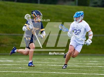 Thumbnail 3 in Archbishop Moeller @ St. Xavier (OHSAA Division 1 Round 3) photogallery.