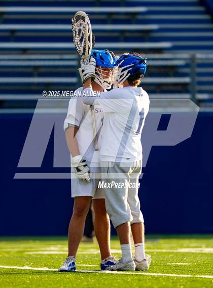 Thumbnail 2 in Archbishop Moeller @ St. Xavier (OHSAA Division 1 Round 3) photogallery.