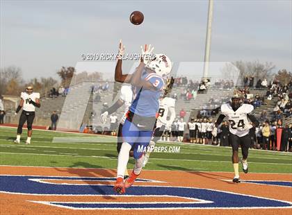 Thumbnail 2 in Oak Lawn Richards @ East Saint Louis (IHSA 6A 3rd Round) photogallery.