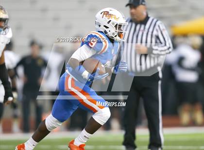 Thumbnail 1 in Oak Lawn Richards @ East Saint Louis (IHSA 6A 3rd Round) photogallery.