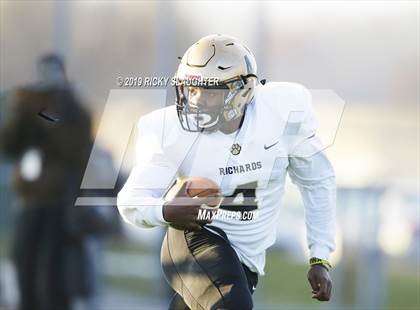 Thumbnail 3 in Oak Lawn Richards @ East Saint Louis (IHSA 6A 3rd Round) photogallery.