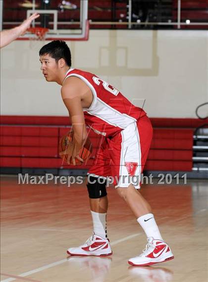 Thumbnail 1 in Benton vs. Vandalia (DuQuoin Tip-Off Classic) photogallery.